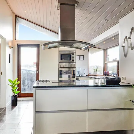 Stunning Home In Hvide Sande With Sauna * Bjerregård